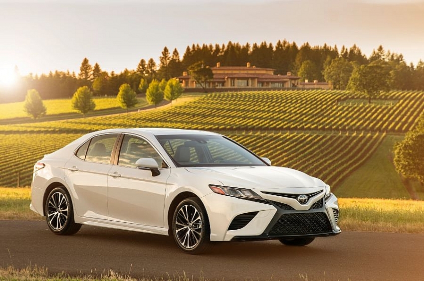 Đánh giá chi tiết Toyota Camry 2020  Dẫn đầu phân khúc